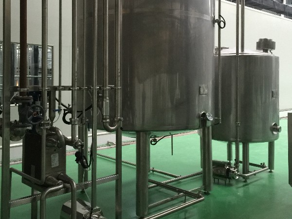 Beverage milk blending system