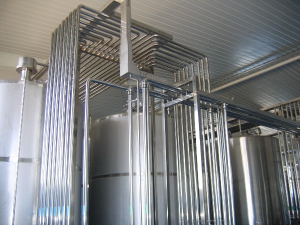 Beverage milk blending system